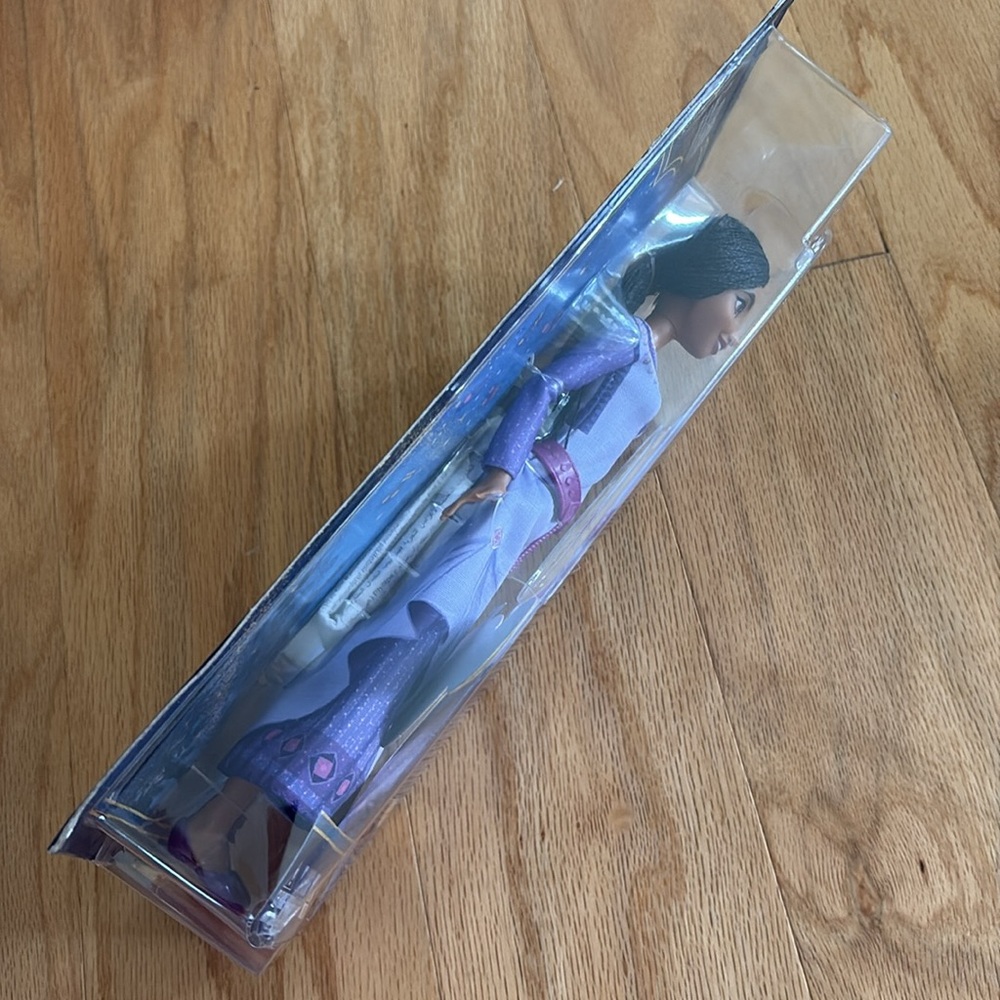 Disney Wish Movie Singing Asha Doll With Star Pet New Doll In Box - Picture 5 of 8